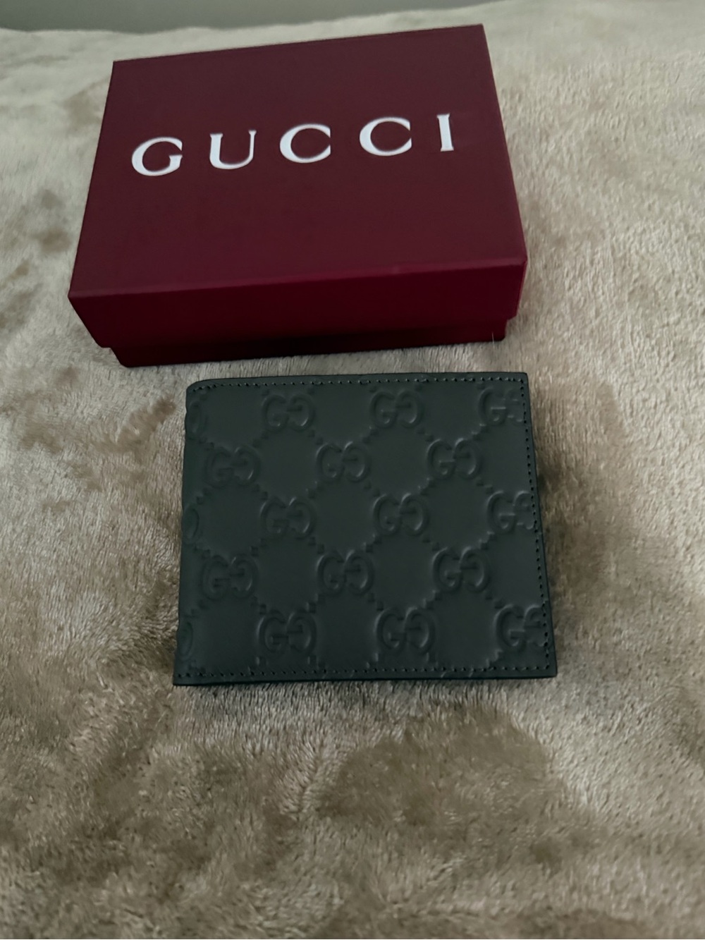 Gucci Black Embossed GG Leather gray with coin pocket